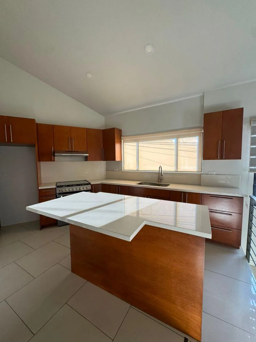 Departamento en renta en Lomas de Agua Caliente - JL